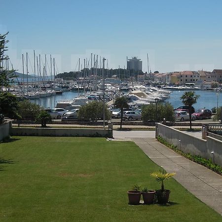 Apartment And Rooms Villa Kolonada Vodice Exterior foto