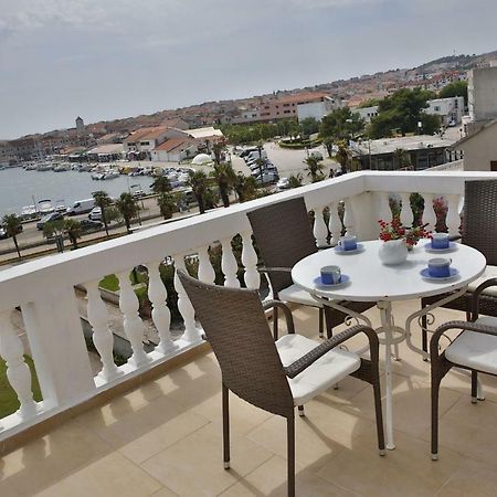 Apartment And Rooms Villa Kolonada Vodice Exterior foto